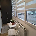 Cosy Close To Mall