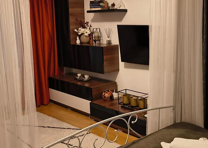 Cosy Close To Mall * 부쿠레슈티