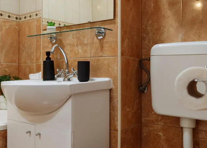 Cosy Close To Mall 부쿠레슈티