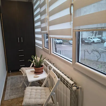 Cosy Close To Mall